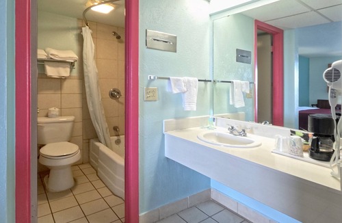 Vega Hotel | Route 66 Desert Rose Country Inn