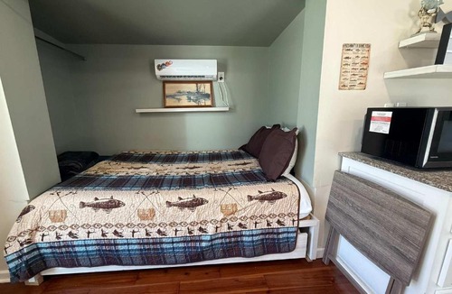 Medicine Park House | RR Medicine Park Tiny House Slp 4 1BR1BA Suite