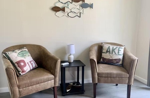 Medicine Park House | RR Medicine Park Tiny House Slp 4 1BR1BA Suite