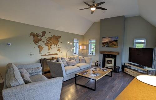 Caroy House | Ruadh