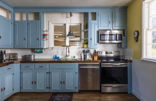 Logan House | Ruby's Farmhouse (Hocking Hills area)