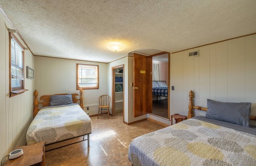 Logan House | Ruby's Farmhouse (Hocking Hills area)