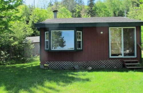 Rangeley House | Russell's on Quimby Pond - Quaint little cabin on Quimby Pond