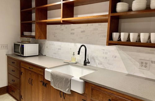 Little Compton House | Rustic and family-friendly bow house, close to South Shore Beach