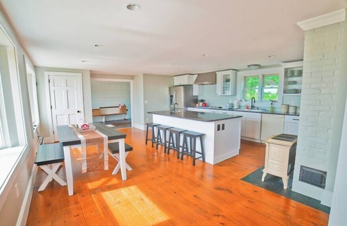 Parsonsfield House | Rustic Farmhouse w/Hot Tub Close to Beach, Golf