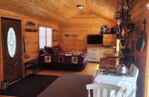 Cotton Cabin | Rustic Retreat on the River