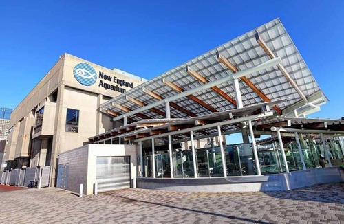 Revere House | RV Camper - Few Min to the Beach -Boston Downtown and Logan Airport With parking