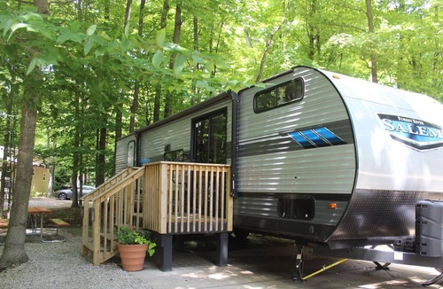 Empire RV Rental | RV Rental #14 Sleeps 6 people