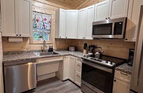 Town Hill Cottage | Saddleback Summerhouse-Serenity! Close to Acadia!