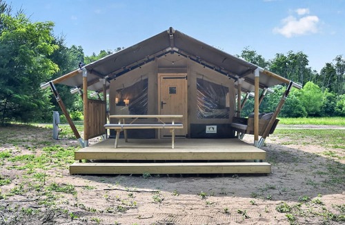 New River RV Rental | Safari Tent Glamping with Riverside Relaxation Space in Blacksburg, Virginia