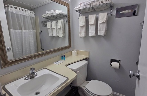 Auburn Hotel | Saffron Inn