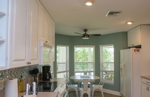 Stuart House | Salerno House - 2/2 walk to 5+ restaurants & the waterfront.
