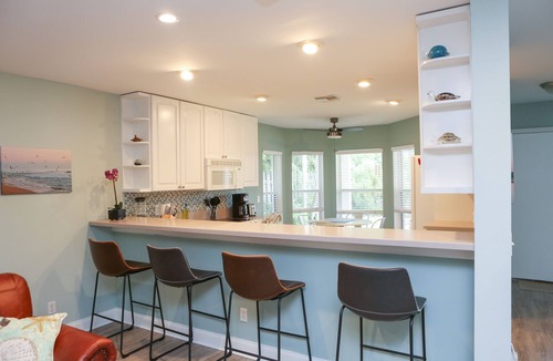 Stuart House | Salerno House - 2/2 walk to 5+ restaurants & the waterfront.