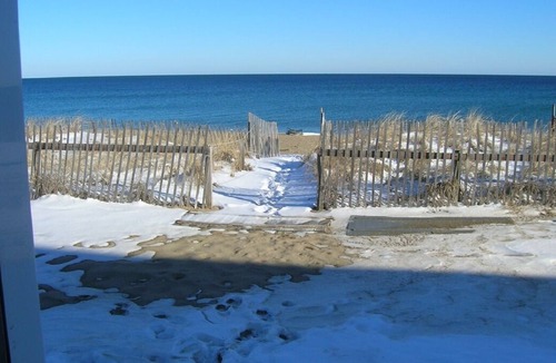 Salisbury Cottage | Salisbury Beach Escape, families only | NO pets | BEST DEAL at the beach