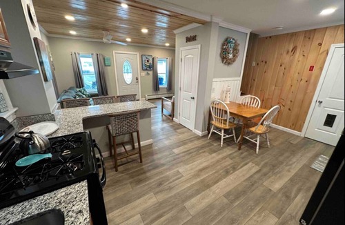 Salisbury Beach House | Salisbury Beach, parking for 5 cars, 3-bedroom house, walking distance to center
