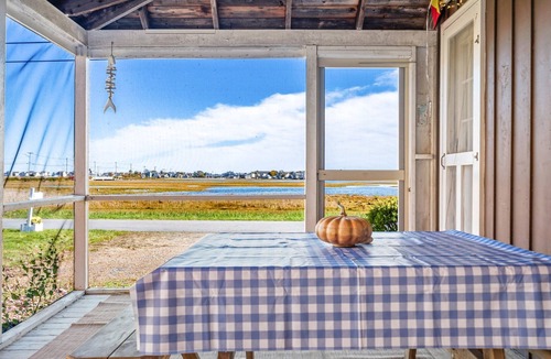 Wells House | Salt Box by the Sea: Water View - Charming 3-bedroom Cottage in Wells!