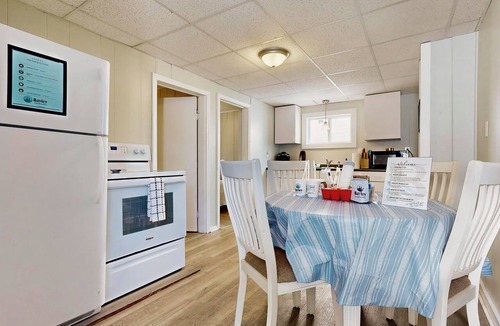 Old Orchard Beach Apartment | Salt Life #1 by Bayley Vacation Rentals