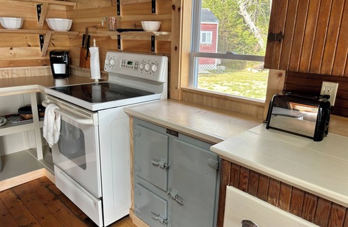 Corea Cabin | Saltwater Serenade Priv SANDY beach with Bayview for Miles