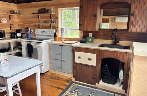 Corea Cabin | Saltwater Serenade Priv SANDY beach with Bayview for Miles