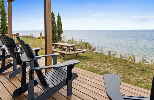 Mears House | Sandpiper Cottage Beautiful Private Lake Michigan Frontage
