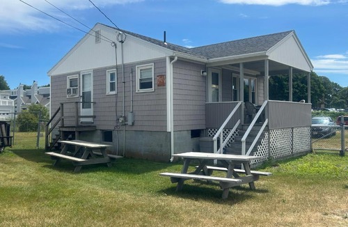 York Beach Hotel | Sands By The Sea Motel