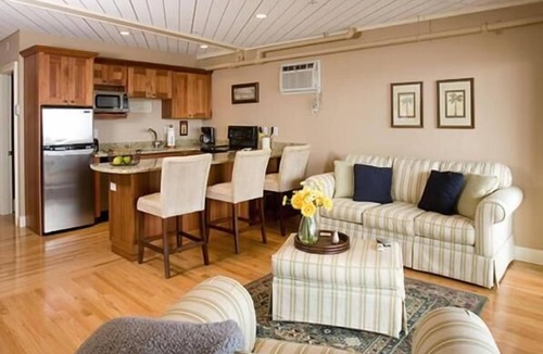 York Beach Hotel | Sands by the Sea Motel