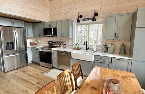 South Casco Cottage | SANDY BEACH ON THOMAS POND