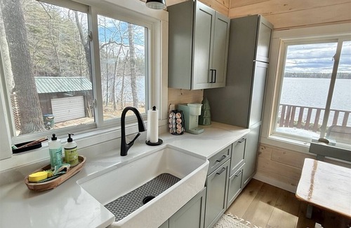 South Casco Cottage | SANDY BEACH ON THOMAS POND
