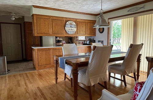 Traverse City House | Sandy Beach on West Grand Traverse Bay. Dog ok. Fire pit, kayaks. AC