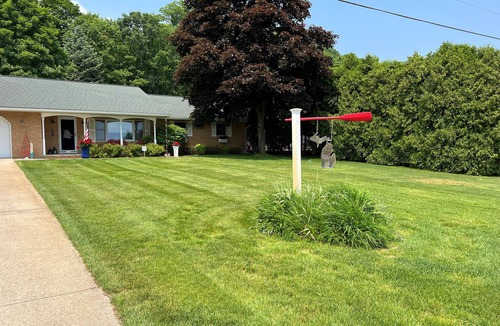 Traverse City House | Sandy Beach on West Grand Traverse Bay. Dog ok. Fire pit, kayaks. AC