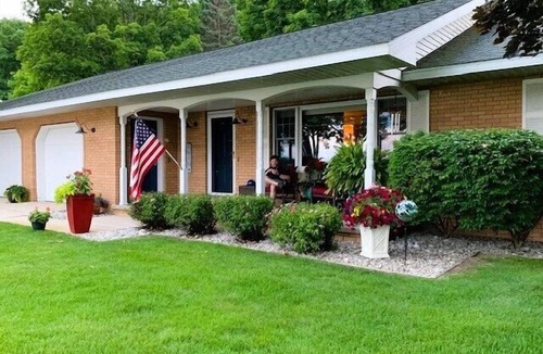 Traverse City House | Sandy Beach on West Grand Traverse Bay. Dog ok. Fire pit, kayaks. AC