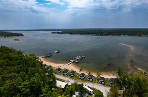 Cedarville House | Sandy Beach & Sunset Views: Lakefront Escape!