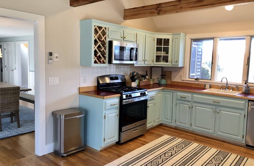 Brewster House | Sandy Hill Cottage- Newly renovated beach retreat, perfect for families