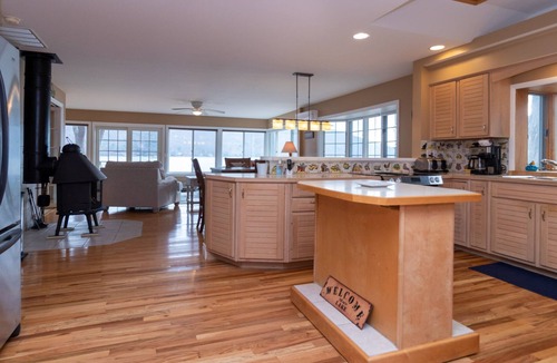 Hammondsport Cottage | Sapphire Shores Retreat: A Family Paradise on Keuka Lake!