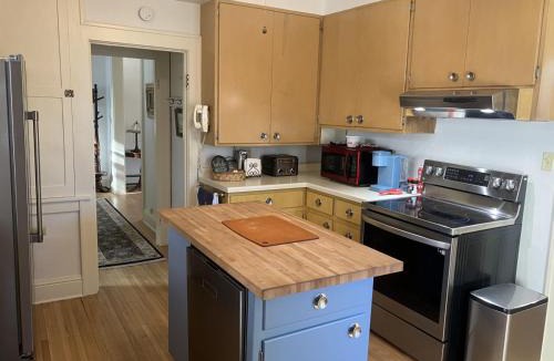 Galveston House | Sax Zim Bog Lodge Hibbing Downtown Home - Located Downtown Hibbing