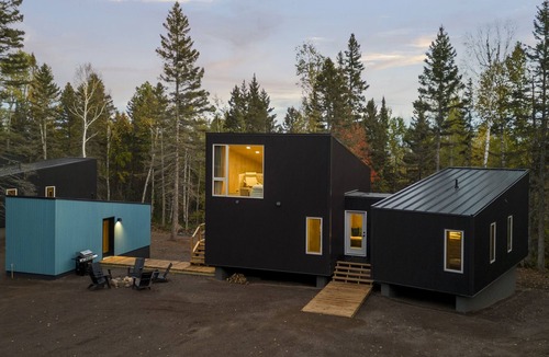 Lutsen Apartment | Scandinavian Chalet with Sauna in Lutsen - Red