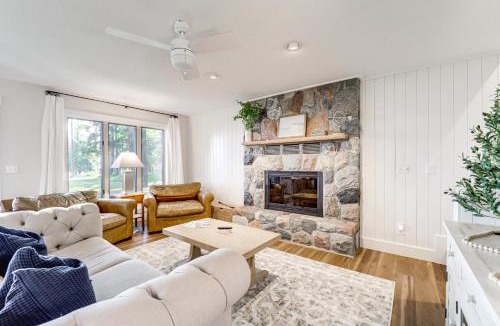 Central Lake House | Scenic Cottage w/Private Dock on Torch Lake
