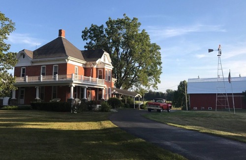 Howe House | SchÃ¶nbrook Farm & Inn