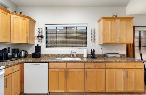 South Scottsdale Condo | Scottsdale Silverado Golf retreat w/Hot Tub, Pool