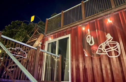 Medicine Park House | SE Wichita Mountains Tiny House Stay w Patio Suite