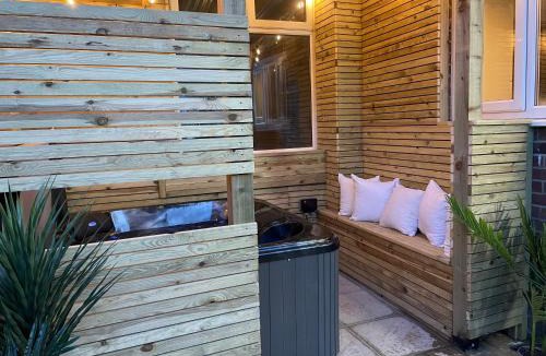 Seaham House | Sea Glass Cottage - Hotel style 3 bed optional hot tub