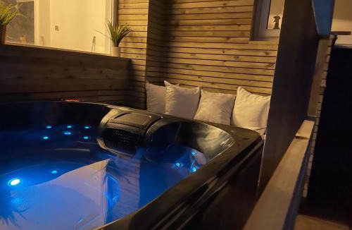 Seaham House | Sea Glass Cottage - Hotel style 3 bed optional hot tub