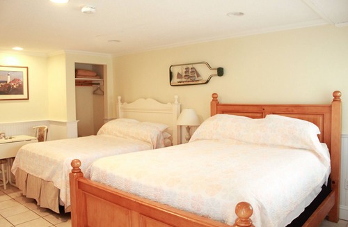 Dennis Port Cabin | Sea Shell Motel - Room 1