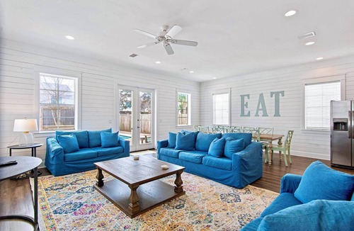 Miramar Beach House | Sea Splash: Private heated pool, Free golf cart, 2min to beach, Game room, Bunks