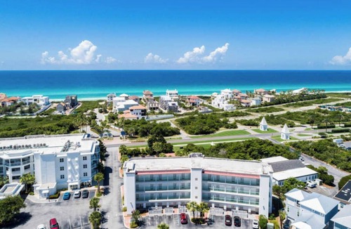 Rosemary Beach Condo | Seacrest Inn Condo, Corner Studio with Wrap-Around Balcony