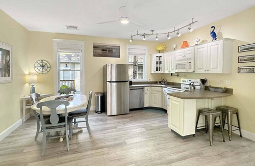 Ogunquit - Wells Condo | Seaglass Village 125: Coastal Retreat Cottage