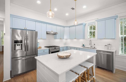 Greenway Park House | Seagrove Escape with Pool, Near Seaside
