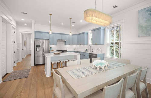 Greenway Park House | Seagrove Escape with Pool, Near Seaside