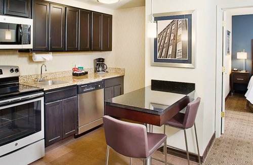 Manchester Condo | Seamless Stay in Manchester: Close to the Airportn