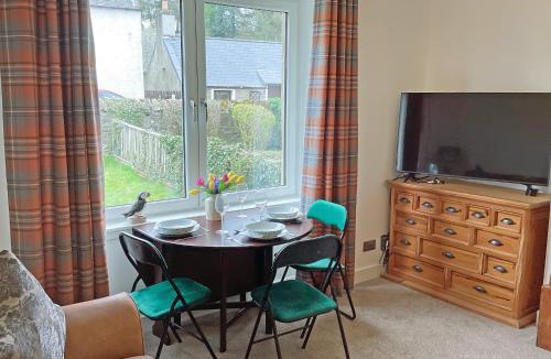 Dingwall House | Seasgair